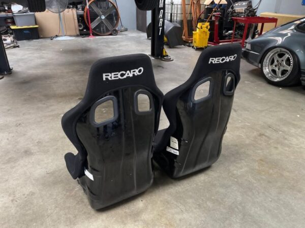 Recaro SPG XL racing seat showcasing ergonomic design and high backrest.