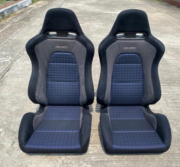 Original Recaro EVO8 seats in excellent condition Close-up of Recaro EVO8 seat design and fabric